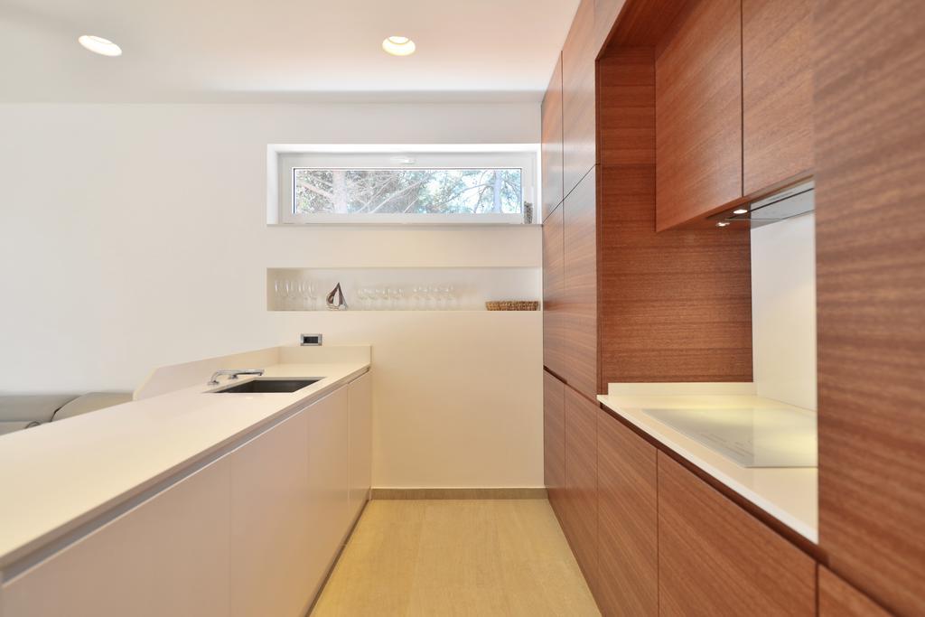 Chiponsky One - 5 Star Beachfront Property ボル エクステリア 写真