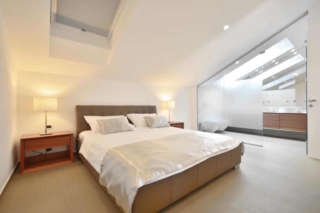 Chiponsky One - 5 Star Beachfront Property ボル エクステリア 写真